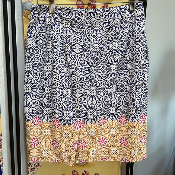 LAST WEEK FOR THIS ITEM! Fresh and Beautiful Boden Spring/Summer Skirt - Picture 2 of 4